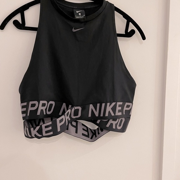 Nike black crop top - Picture 1 of 2